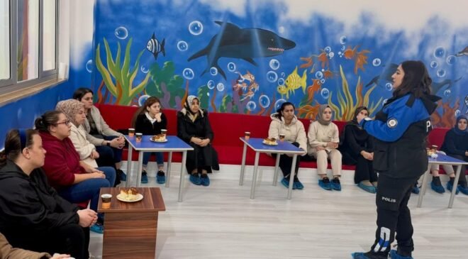 Bilecik’te velilere dolandırıcılık ve akran zorbalığı bilgilendirmesi