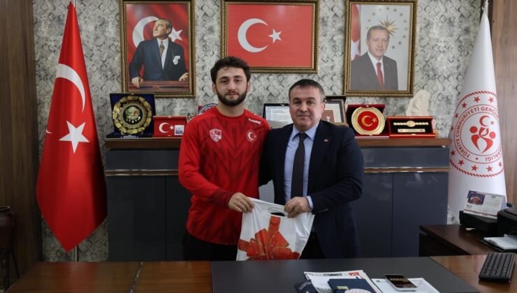 Bilecikli Salih Yusuf Yazıcı U20 Türkiye Güreş Şampiyonu oldu