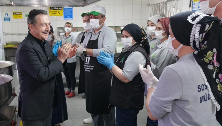 Ramazan’da Dayanışma Seferberliği: Ahmet Ataç Aşevinde Çalışmaları İnceledi