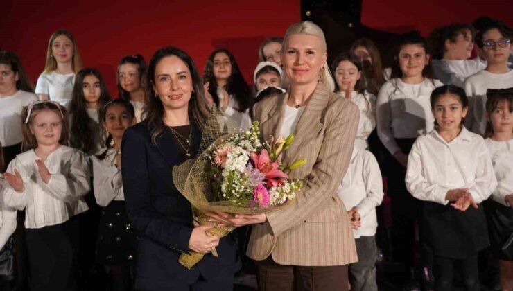 Bursa’da orman yangınlarına dikkat çeken piyano konseri verdiler