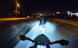 Çarpmaktan son anda kurtulduğu bisikletliye önce tokat attı, sonra yerden kaldırdı