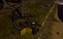 Çocuğun kullandığı otomobil bisiklete çarptı: 2 çocuk yaralandı