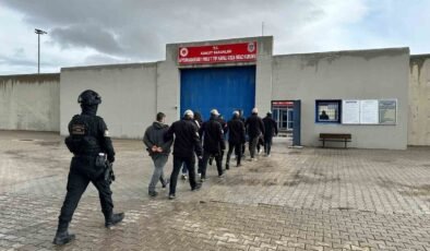 DEAŞ’ın İnterpol tarafından aranan sözde 7 yöneticisi Afyonkarahisar polisi tarafından yakalandı