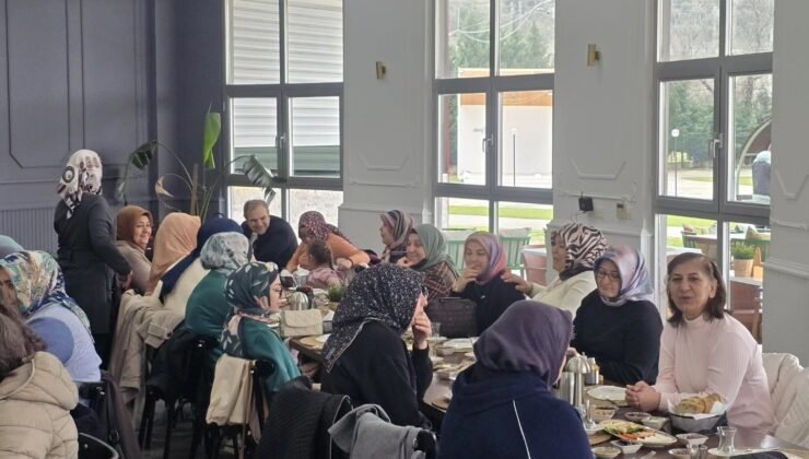 Dikiş nakış kursu kursiyerleri kahvaltıda buluştu