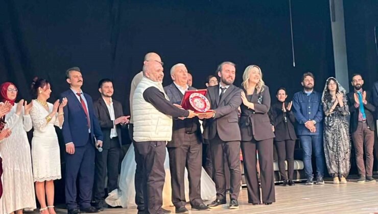 Düğünümüz var Kütahya” tiyatro oyunu büyük beğeni aldı