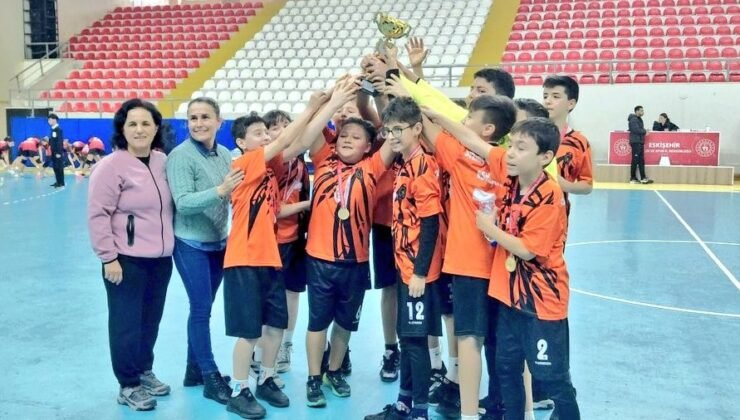 ’Hentbol Küçük Erkekler İl Birinciliği’ sona erdi