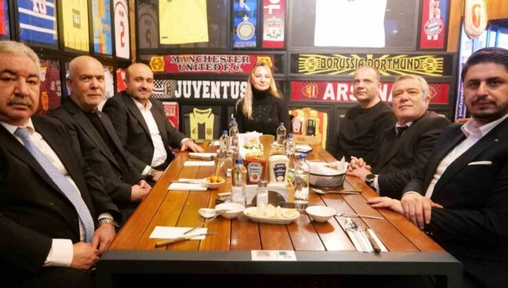 Eskişehir Demirspor, şampiyonluğu yemek ile kutladı