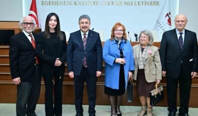 Eskişehir Valiliği’nde 46 yıl görev yapan memur emekli oldu