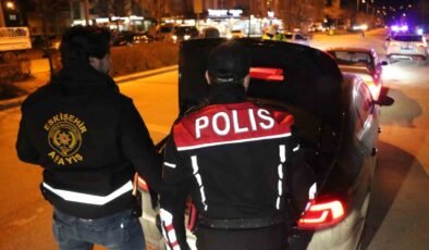 Eskişehir’de asayiş ve trafik uygulamaları sürüyor