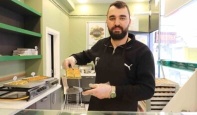 Gaziantepli usta, sahte ile gerçek baklavayı ayırt etmenin yollarını anlattı