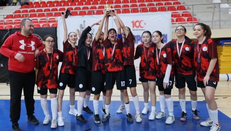 Genç Kız Futsal Müsabakaları Bilecik’te sona erdi