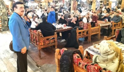 Eskişehir’de 20 Yıl Sonra Tarihi Buluşma: Hakkı Bulut Hayranlarıyla Bir Araya Geldi