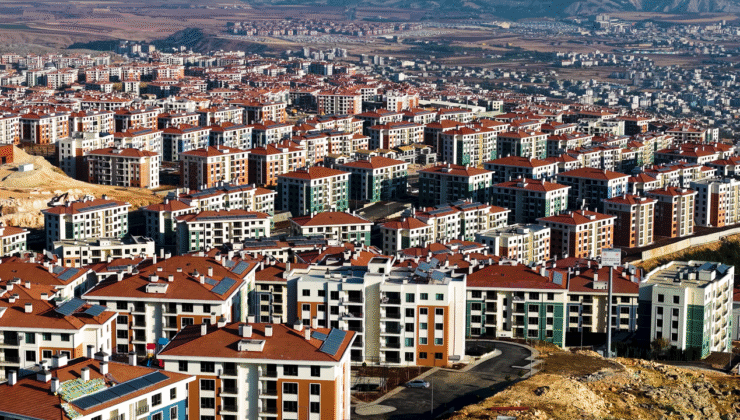 Deprem bölgesinde dört ilde dev şantiyelerle yeni şehirler yükseldi