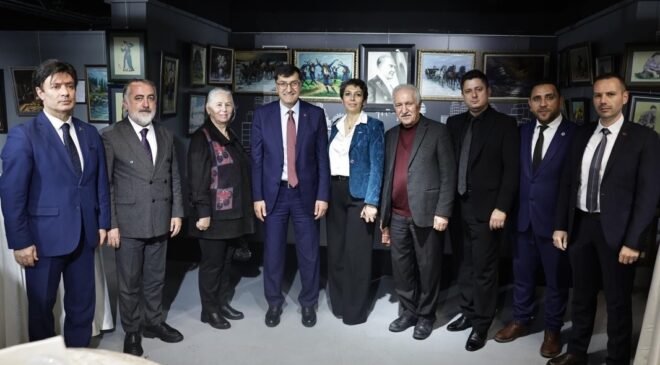 Kahveci: “Sanatçıların emeğini görünür kılmak ve desteklemek yerel yönetimlerin önemli sorumlulukları arasında”