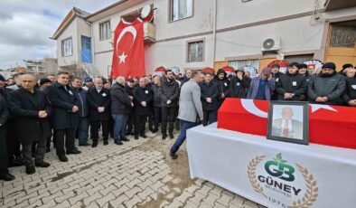 Kalp krizi sonrası vefat eden belediye başkanı toprağa verildi