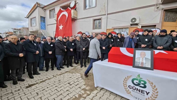 Kalp krizi sonrası vefat eden belediye başkanı toprağa verildi