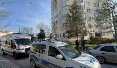 Komşular arasındaki bıçaklı kavga kanlı bitti: 4 yaralı