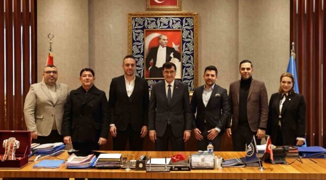 Kütahya Belediye Başkanı Eyüp Kahveci, Kütahya Galatasaraylılar Derneği yönetimini ağırladı