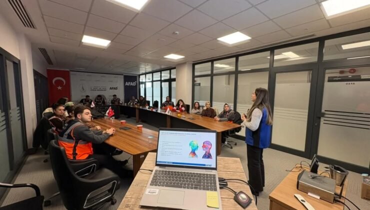 Kütahya’da 21 gönüllüye AFAD eğitimi verildi