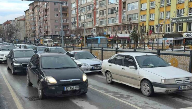Kütahya’da araç sayısı artmaya devam ediyor