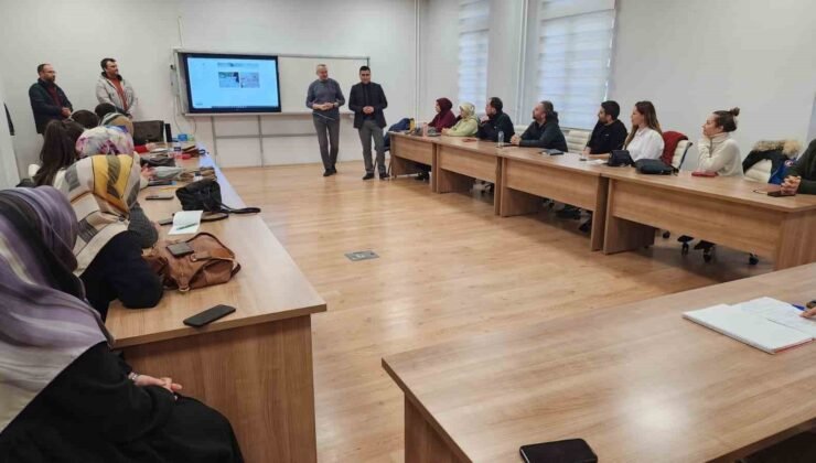 Kütahya’da öğretmenlere yönelik TÜBİTAK proje hazırlama eğitimi başladı