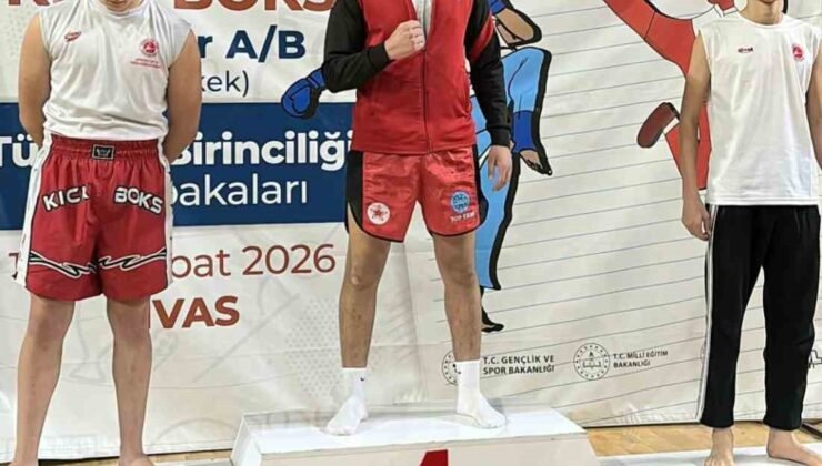 Liseli kick boks sporcusu Türkiye şampiyonu oldu
