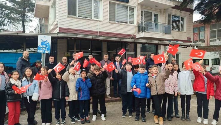 Pazarlar’da “Bayrağa saygı koşusu” düzenlendi