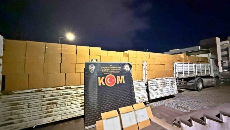 Polis 1 tır dolusu kaçak boş makaron ele geçirdi