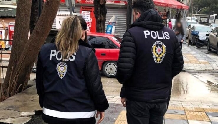 Polisten öğrencilerin yoğun olduğu bölgelerde denetim