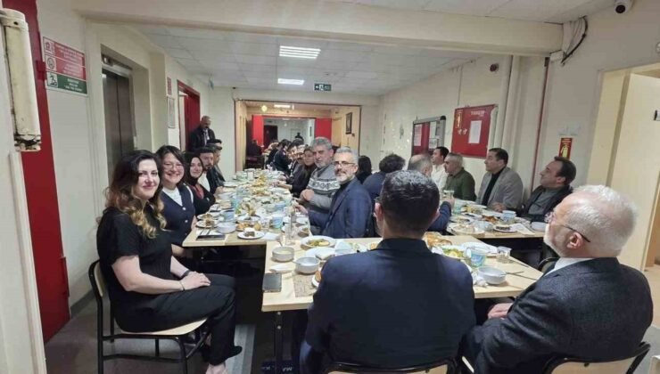Sağlık çalışanları iftar sofrasında buluştu