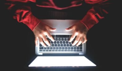 Siber çetelerin yeni hedefi gençler: Burs vaadiyle suç zinciri tuzağı