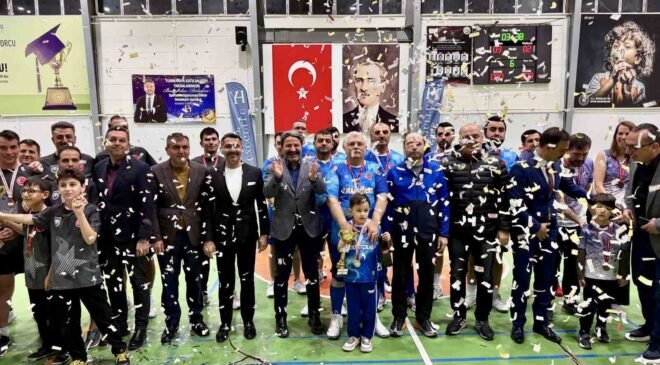 Sivrihisar’da ’Kurumlar Arası Voleybol Turnuvası’ yapıldı