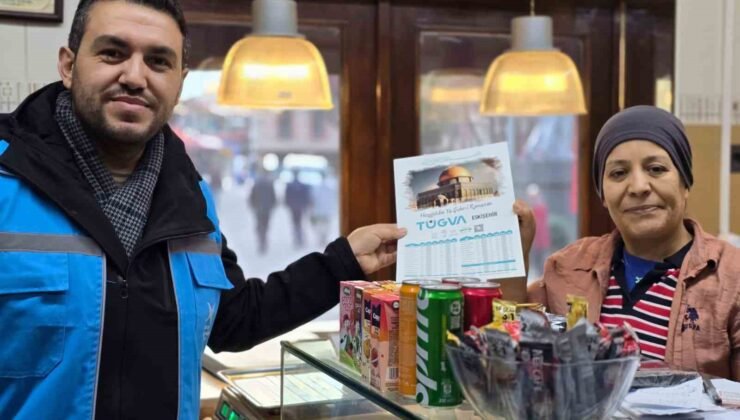 TÜGVA Eskişehir’den esnafa imsakiye dağıtımı