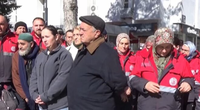 Uşak Belediyesi personeli, hasta iki kardeş için harekete geçti