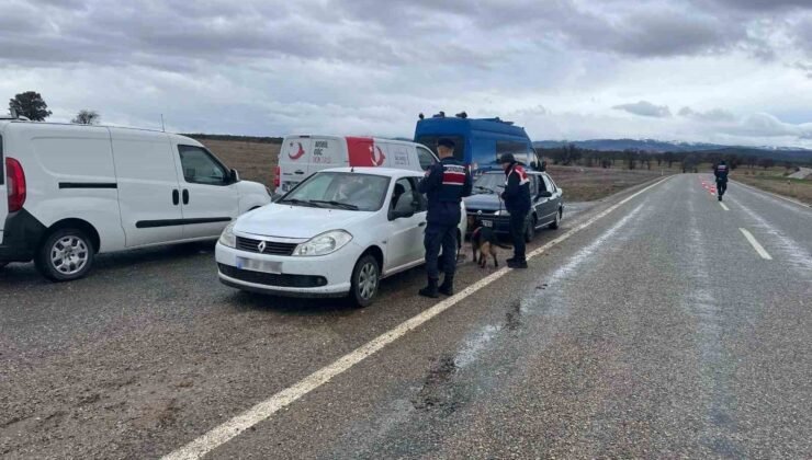 Uşak’ta düzensiz göçle mücadelede 351 göçmen ve 114 araç denetlendi