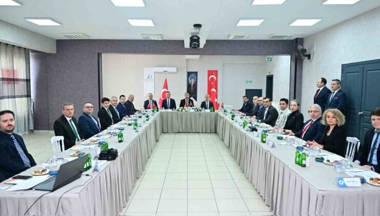 Vali Yılmaz’dan başarılı İŞKUR personeline teşekkür belgesi