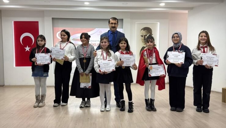 Artvin’de, İstiklal Marşı’nı güzel okuma yarışması düzenlendi