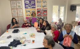 Koca Çınar müdavimlerinden Halk Market’e bayram hediyesi