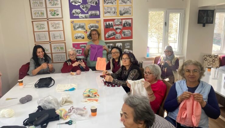 Koca Çınar müdavimlerinden Halk Market’e bayram hediyesi