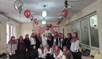 71 Evler Merkez Cami Kur’an Kursunda Hafızlık İcazet Merasimi yapıldı