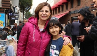 Ayşe Ünlüce, Çarşıda Bayram Coşkusunu Paylaştı