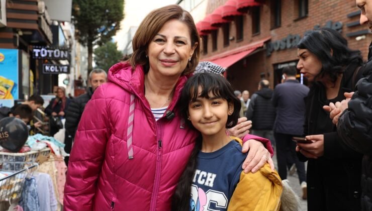 Ayşe Ünlüce, Çarşıda Bayram Coşkusunu Paylaştı