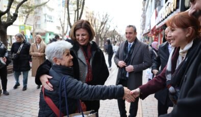 Başkan Ayşe Ünlüce Esnaf ve Vatandaşın Taleplerini Dinledi