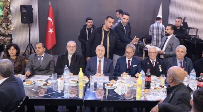 Ümit Özdağ Eskişehir’de Konuştu: Türkiye’de Hem Ekonomide Hem Adalette Sorun Var