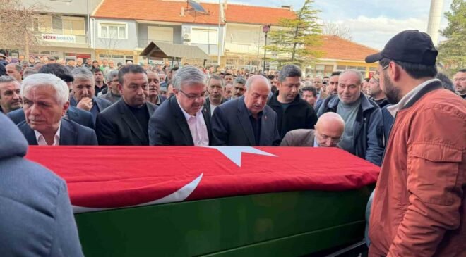 AK Parti Evciler İlçe Başkanı toprağa verildi