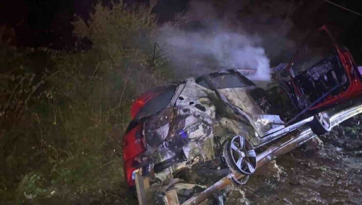 Alkollü sürücü bariyerlere çarptı, araç alev aldı