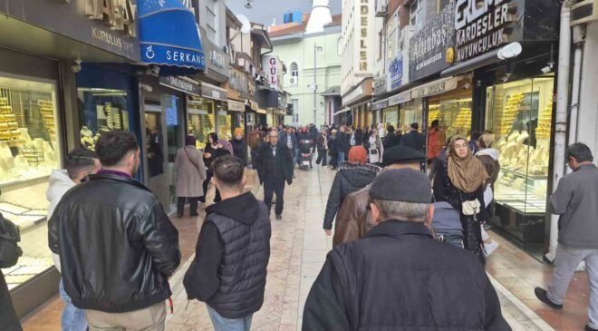 Altına rağbet devam ediyor