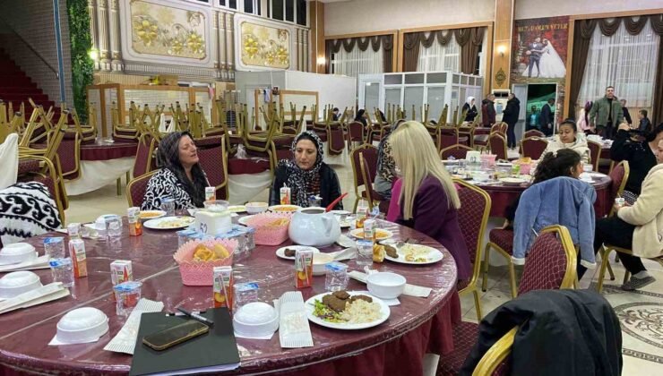 Altıntaş Kaymakamı Ayşegül Yıldırım, vatandaşlarla iftar sofrasında buluştu