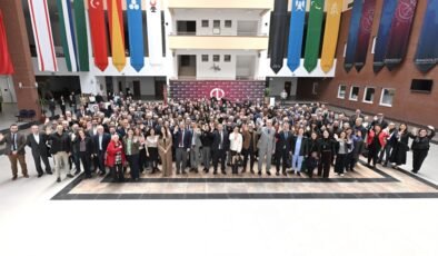 Anadolu Üniversitesi ailesi bayramlaşma töreninde buluştu