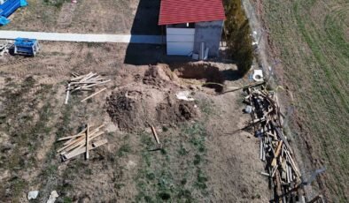 Babasının bahçesinde cansız bedeni bulunan kızın kesin ölüm sebebi araştırılıyor